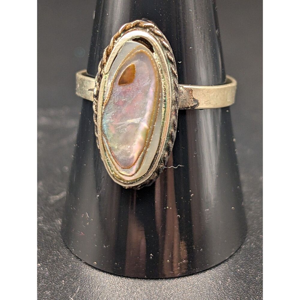 Vintage Alpaca Ring • Size 9 • Iridescent Stone • UV Reactive • Signed